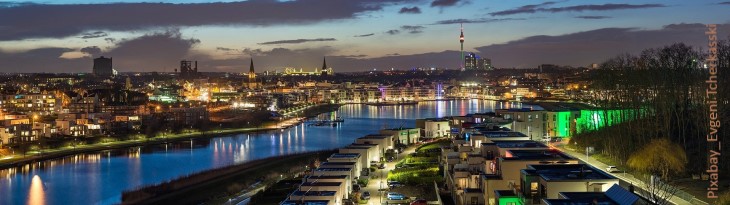 Panorama über das Ruhrgebiet bei Dämmerung